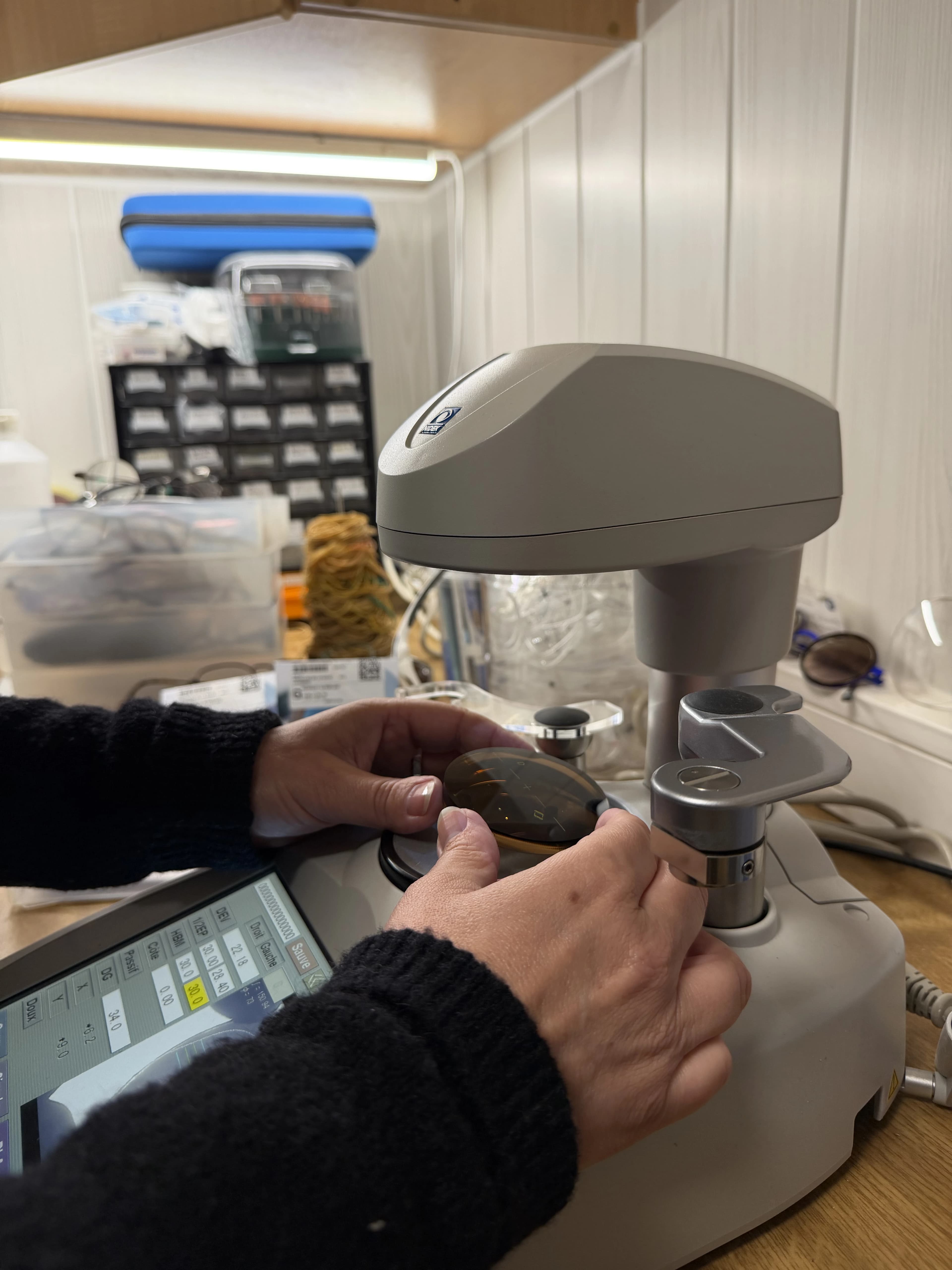 L'intérieur de la boutique Binocles de la Save